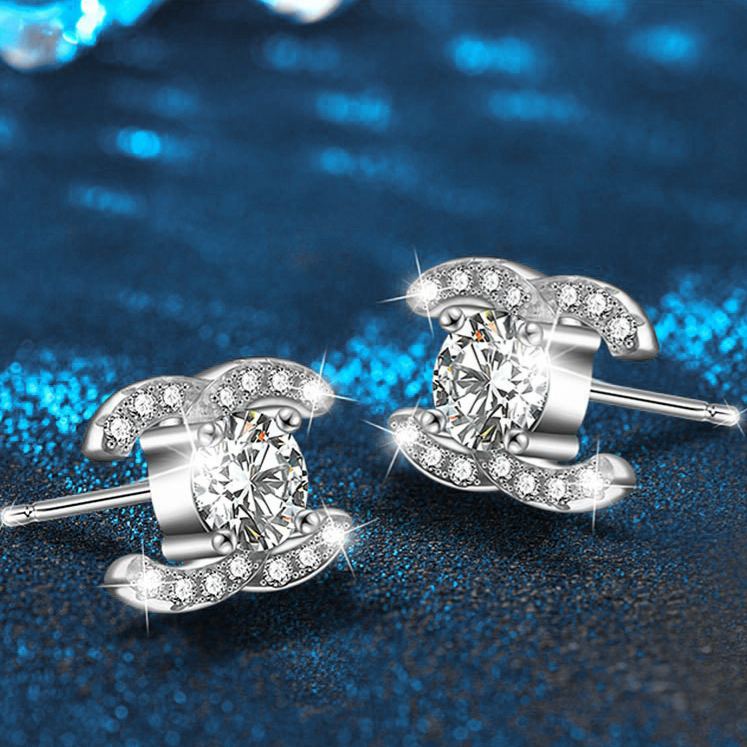 925 Sterling Silver "Double C" Moissanite Stud Earrings — Simple & Sophisticated