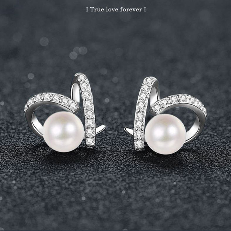 Elegant Pearl and Moissanite Heart Stud Earrings