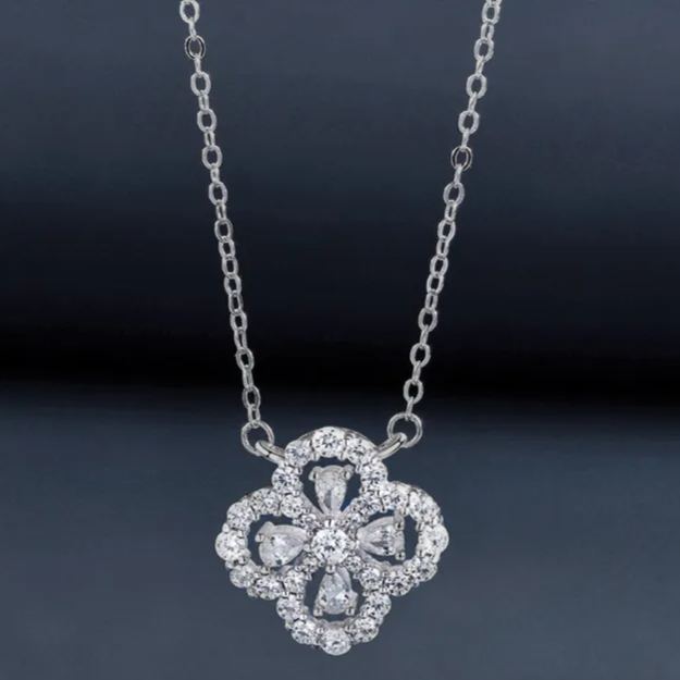 S925 Sterling Silver Clover Moissanite Necklace