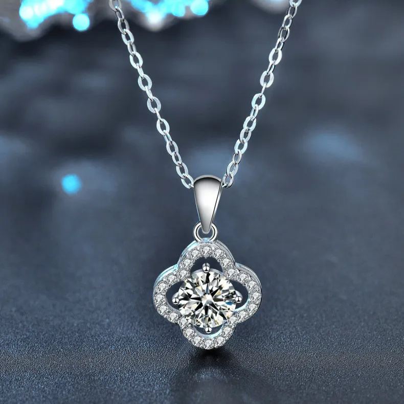 S925 Sterling Silver Clover Moissanite Necklace