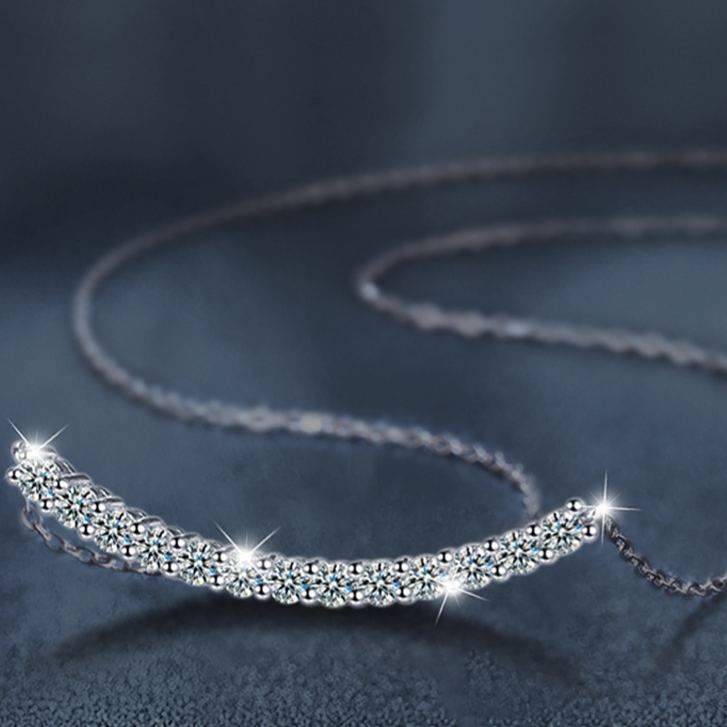 S925 Sterling Silver Moissanite Smile Necklace