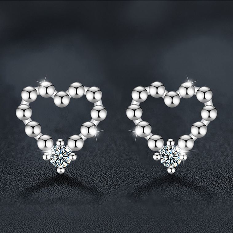 Moissanite S925 sterling silver heart-shaped earrings