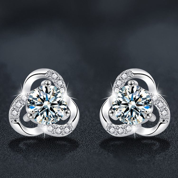 Simple Summer S925 Sterling Silver Leaf Moissanite Stud Earrings