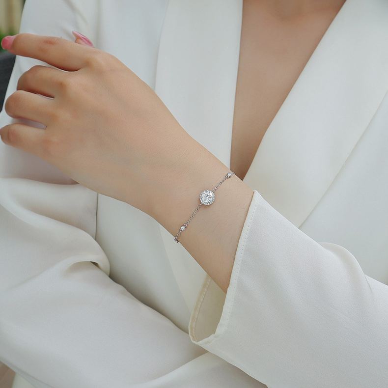 925 Sterling Silver Moissanite Five-Flower Bracelet