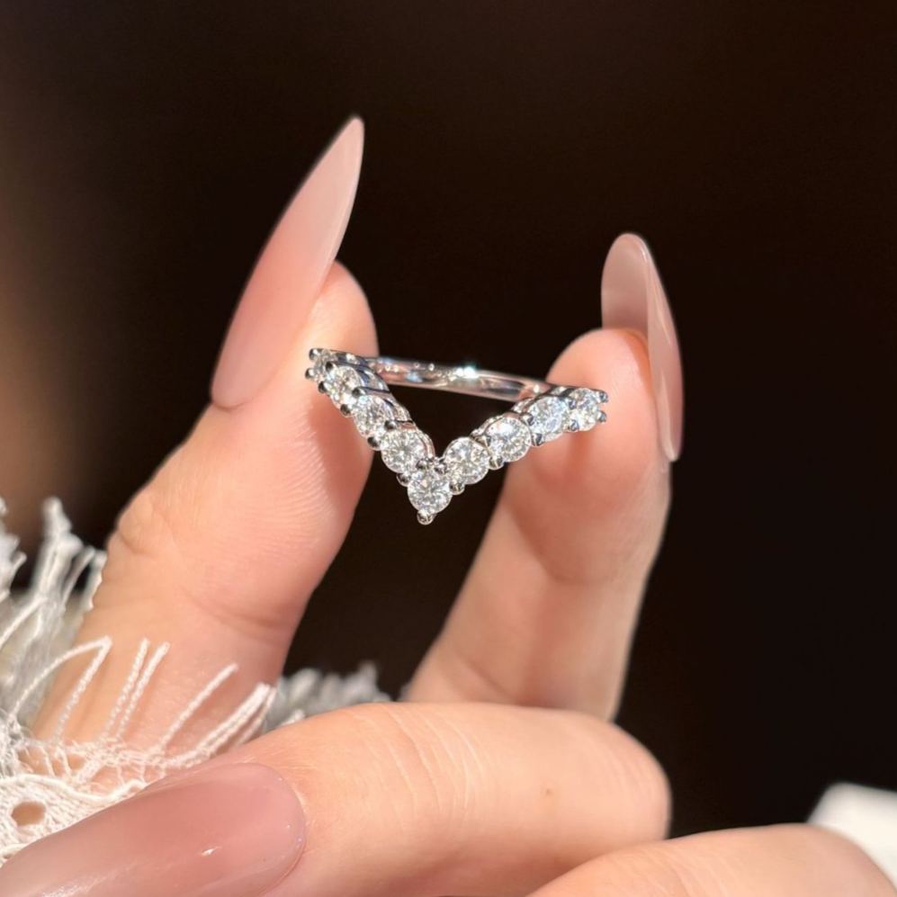 S925 Sterling Silver V-Shaped Moissanite Ring