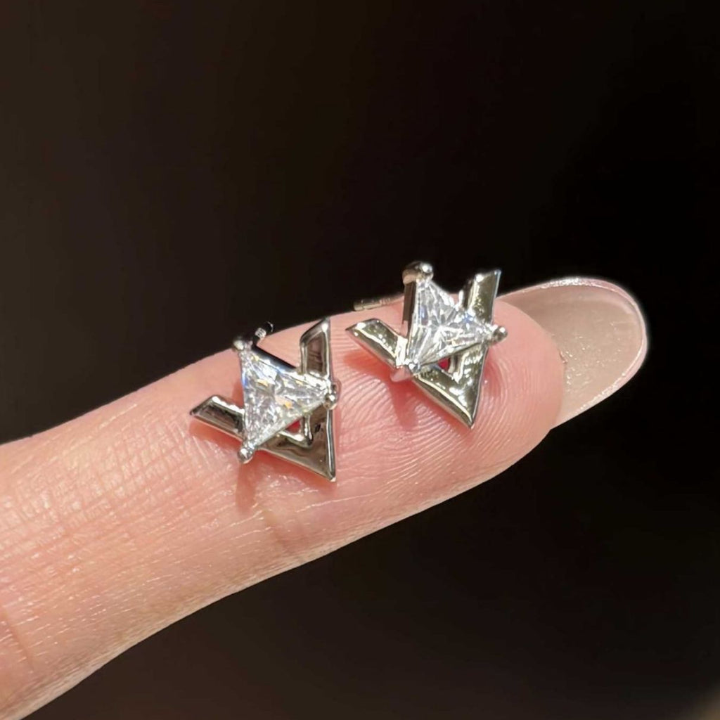 S925 Silver V-Shaped Triangular Moissanite Earrings