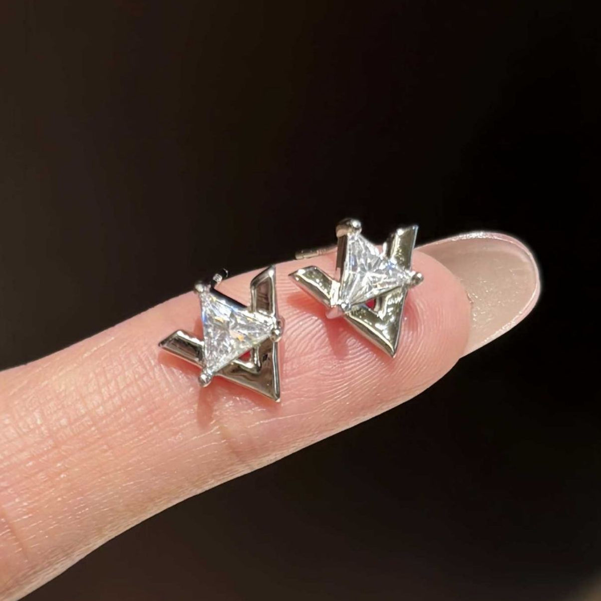 S925 Silver V-Shaped Triangular Moissanite Earrings