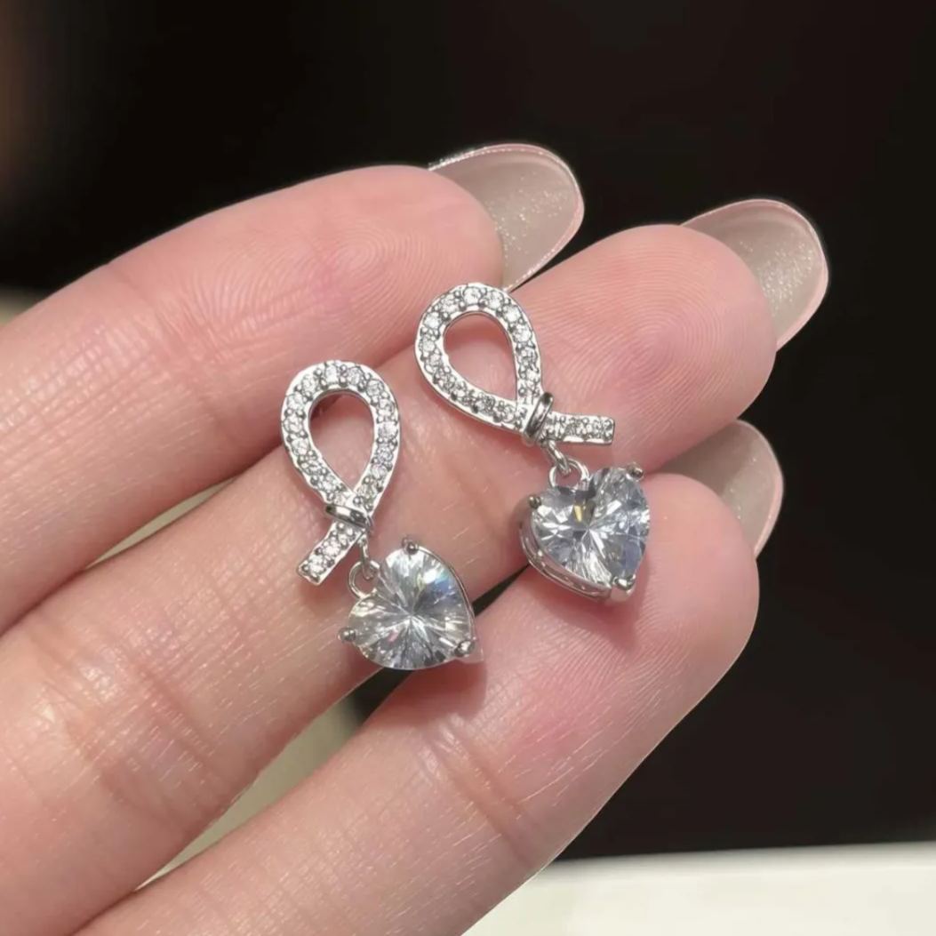 S925 Sterling Silver Heart-Shaped Moissanite Stud Earrings