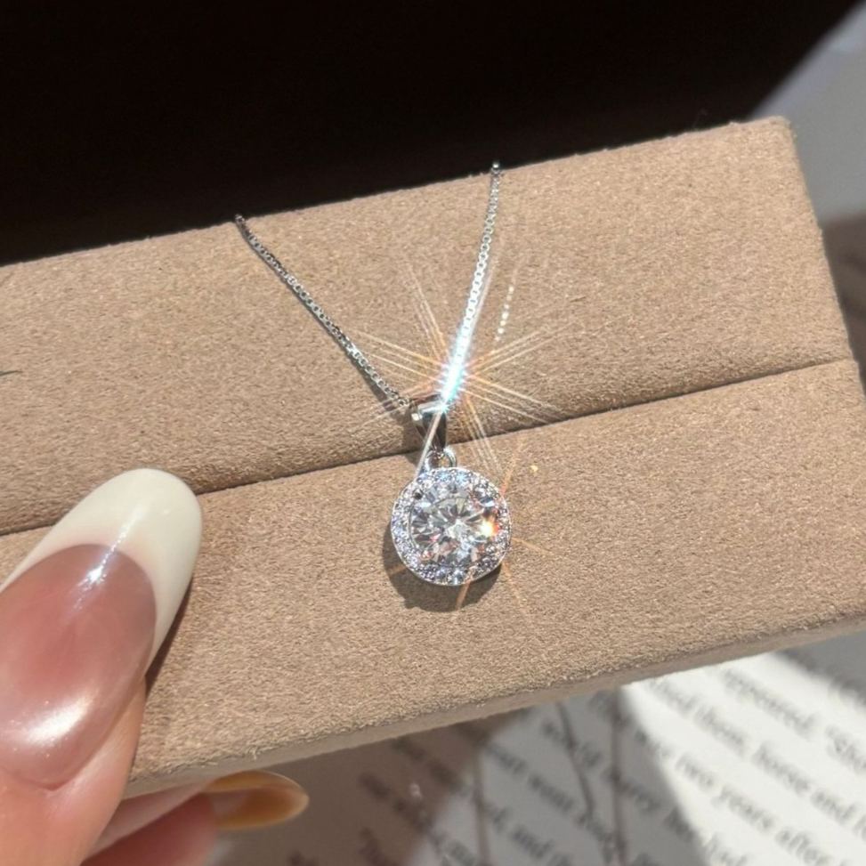 S925 Sterling Silver Round Moissanite Pendant Necklace