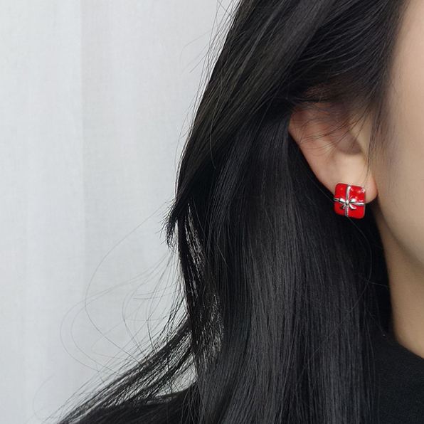 S925 Sterling Silver Red Christmas Gift Box Stud Earrings