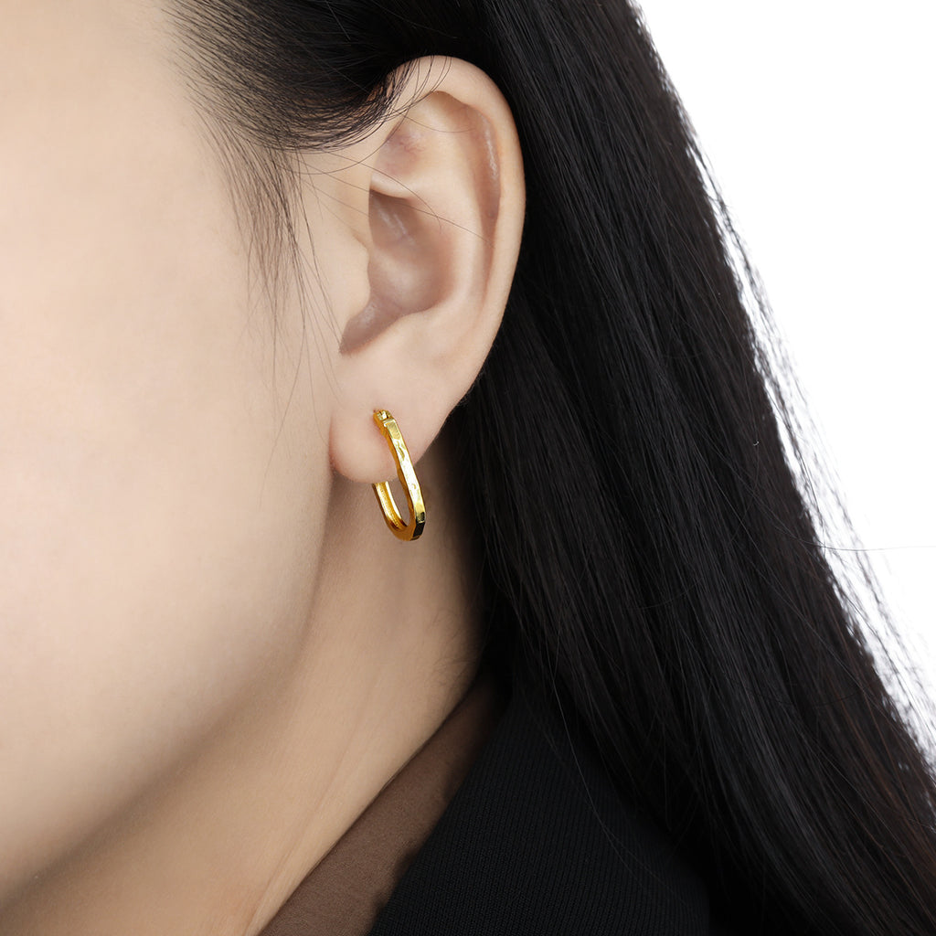 Matte Textured Elongated Oval Hoop Earrings – image 4