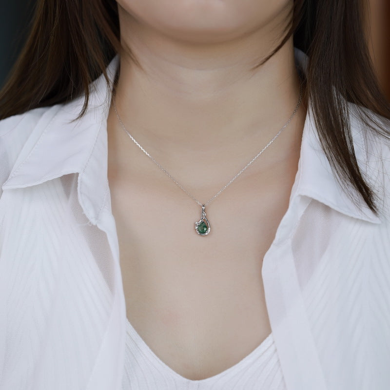 Miniature Green Moss Pendant Necklace – detail view 3