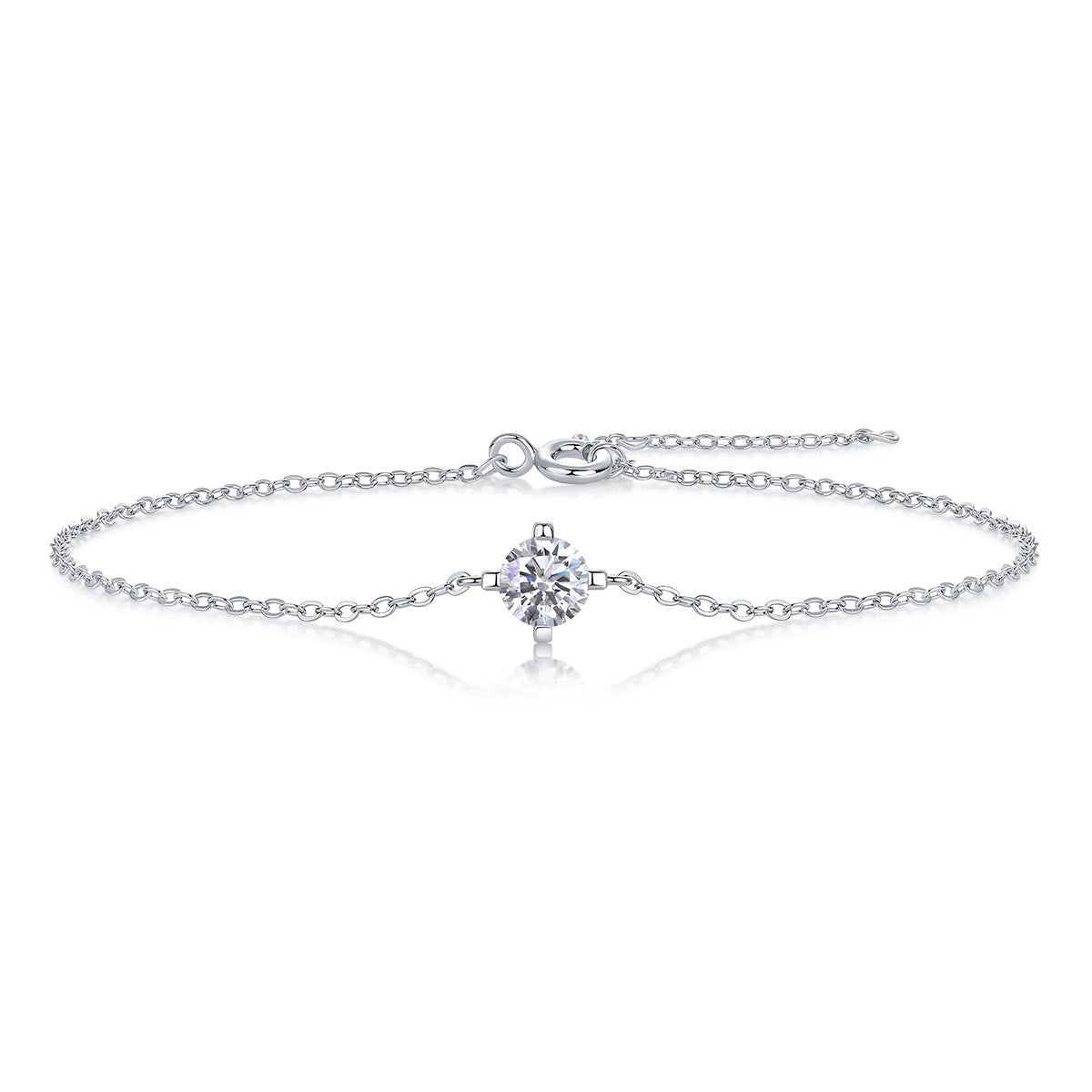 Minimalist Moissanite Bracelet – detail view 3