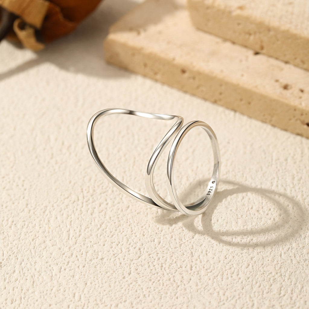 Irregular Geometric Plain Band Ring – detail view 3