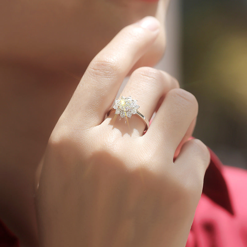 Moissanite Adjustable Ring – detail view 3