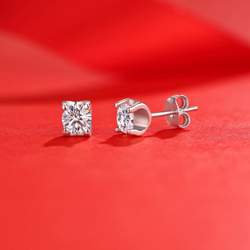 Moissanite Bull Head Stud Earrings – detail view 3