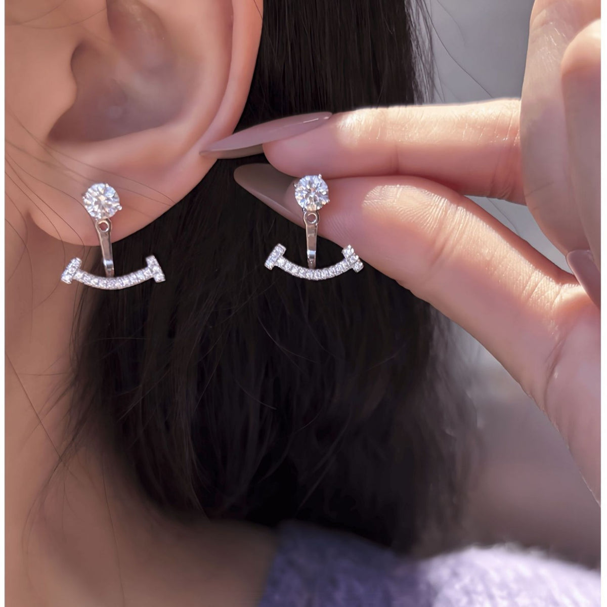 Moissanite Smiley Face Stud Earrings – detail view 3