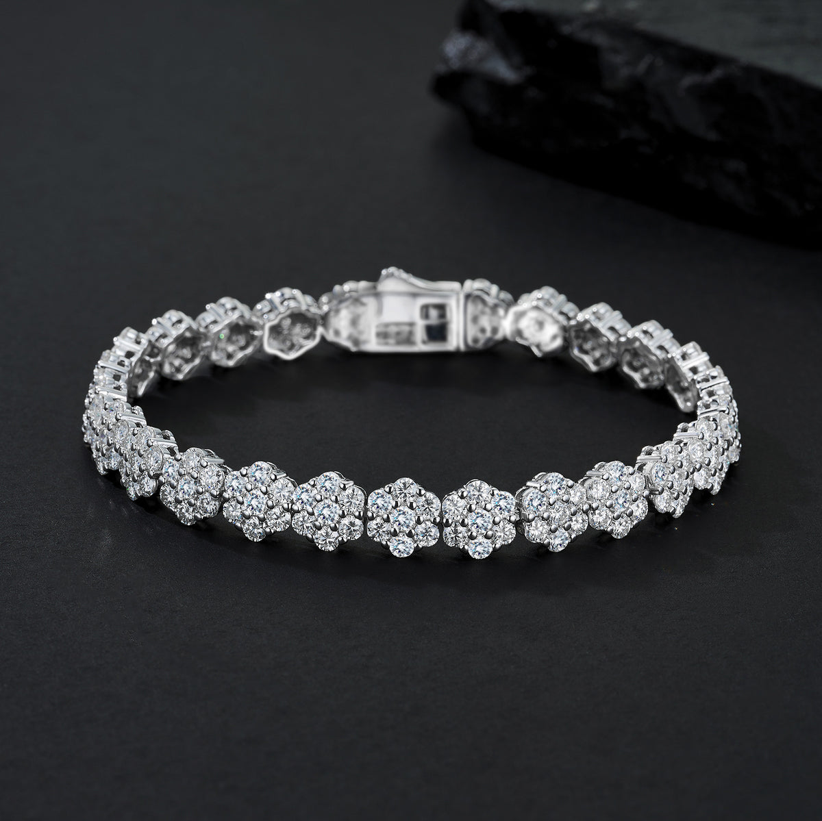 Moissanite Tennis Bracelet – detail view 3
