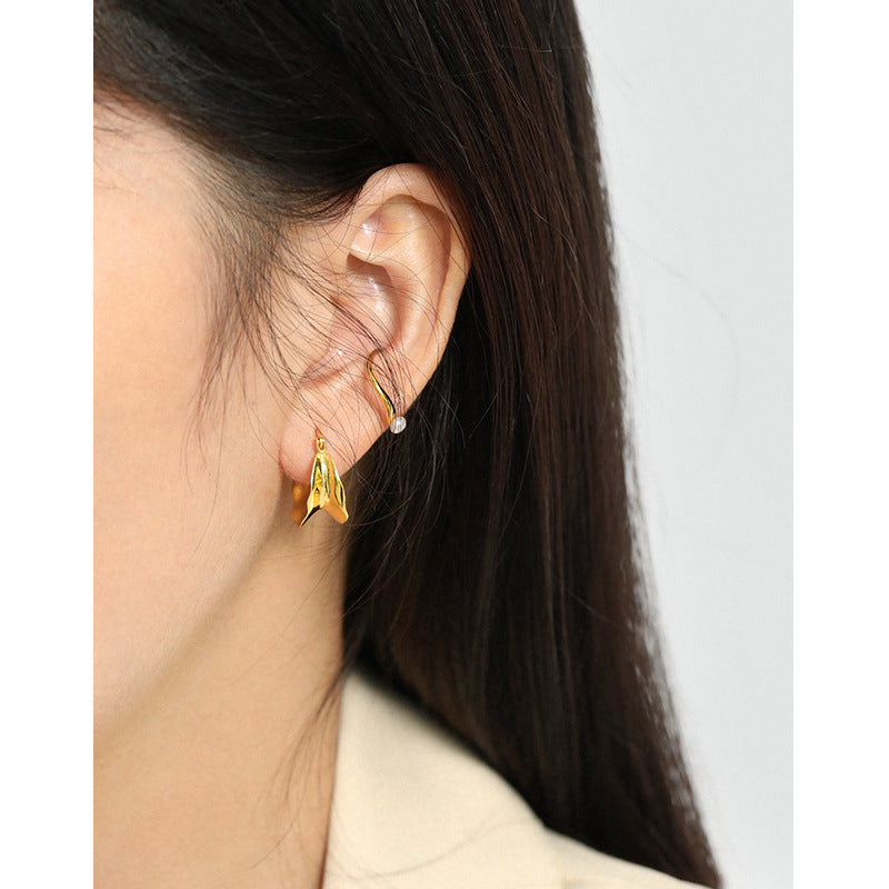 Organic Molten Hoop Earrings – detail view 3