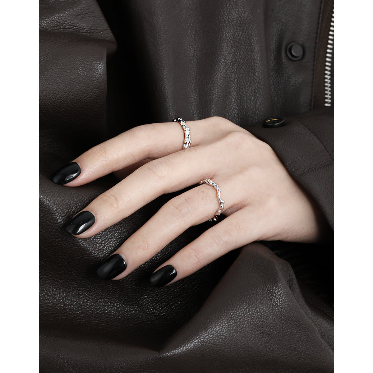 Organic Molten Textured Open Ring – detail view 3