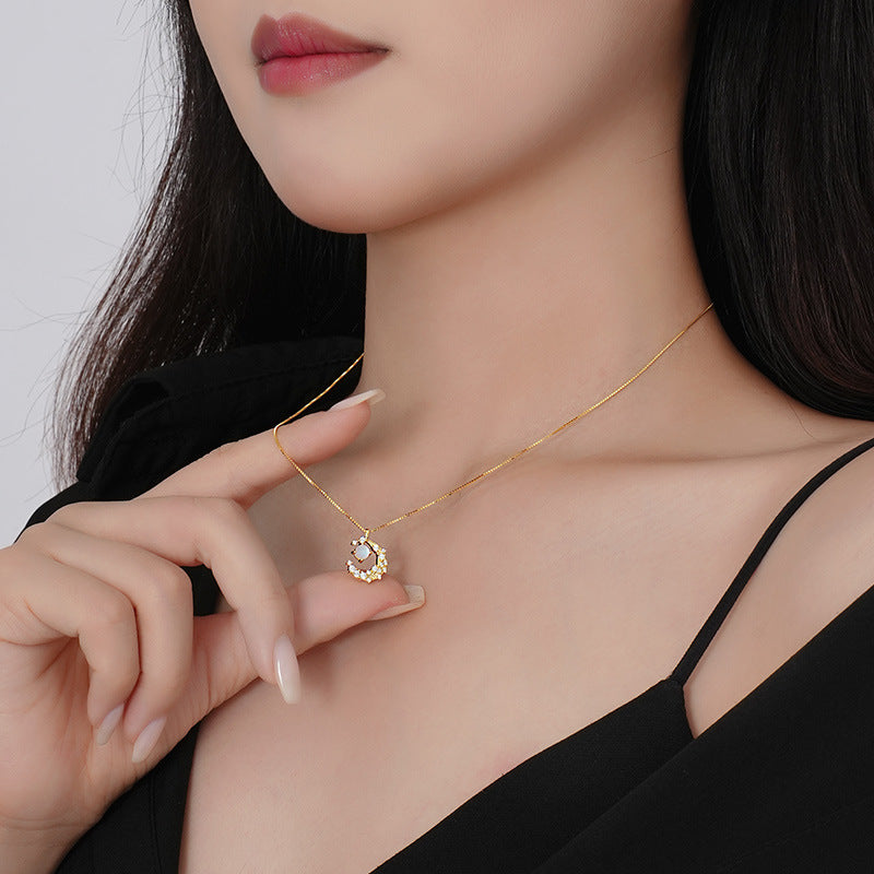 Moonstone and Zircon Collarbone Necklace – detail view 3