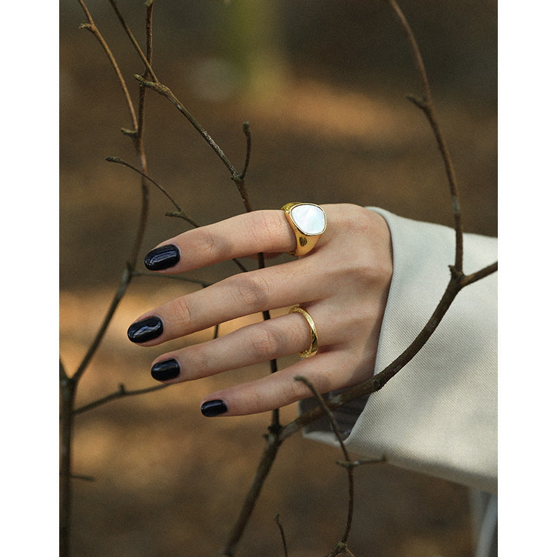 Organic Mother of Pearl Ring – detail view 3