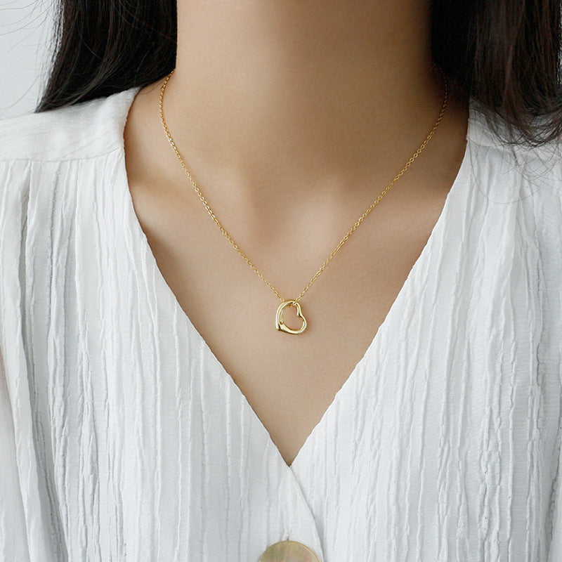 Minimalist Open Heart Pendant Necklace – detail view 3