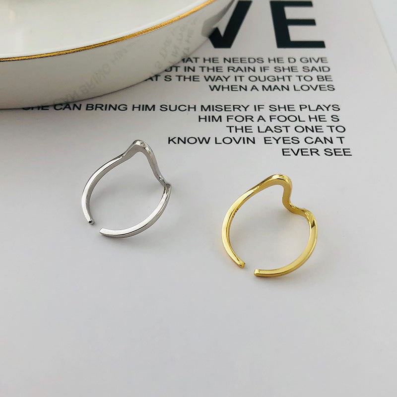 Minimalist Polished Open Ring – detail view 3