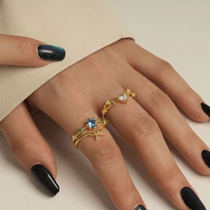 Open Ring with Sparkling Zirconia – detail view 3