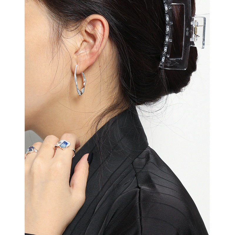 Organic Irregular Hoop Earrings – detail view 3