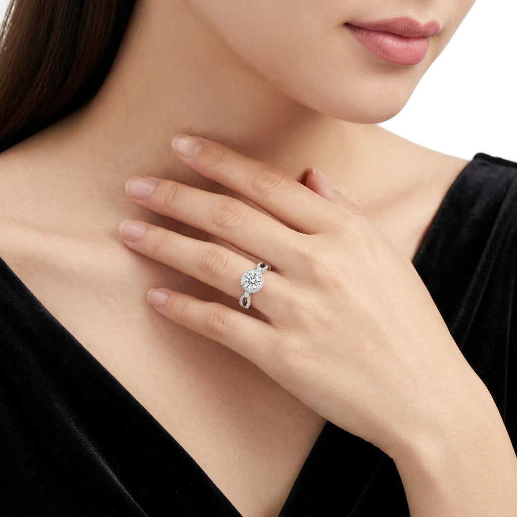 Oval Moissanite Ring – image 4