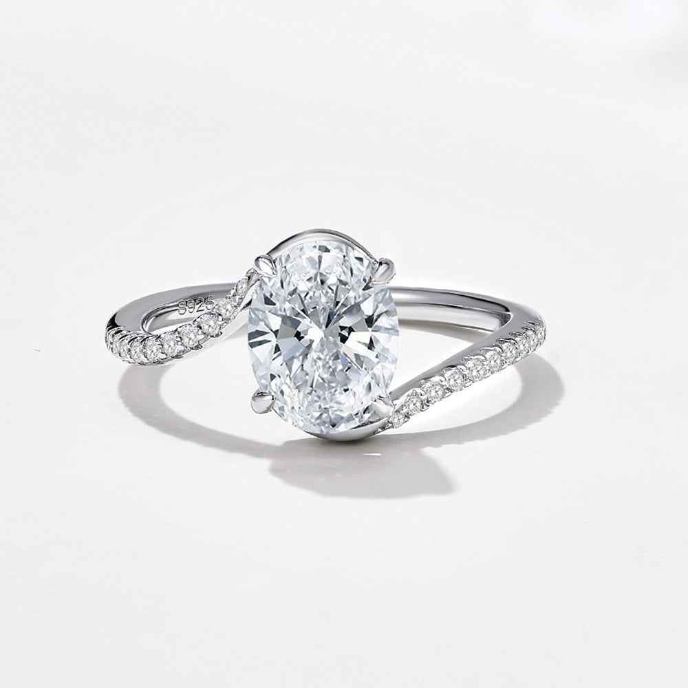 Oval Moissanite V-Shaped Bridal Ring Set – image 6