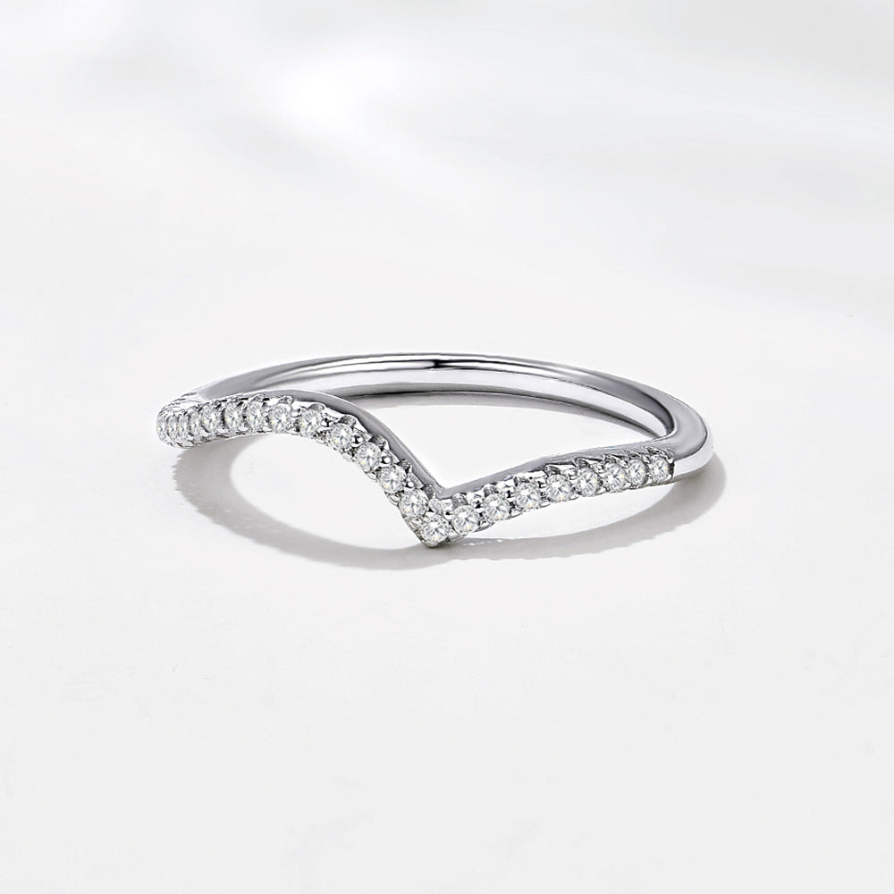 Oval Moissanite V-Shaped Bridal Ring Set – image 7