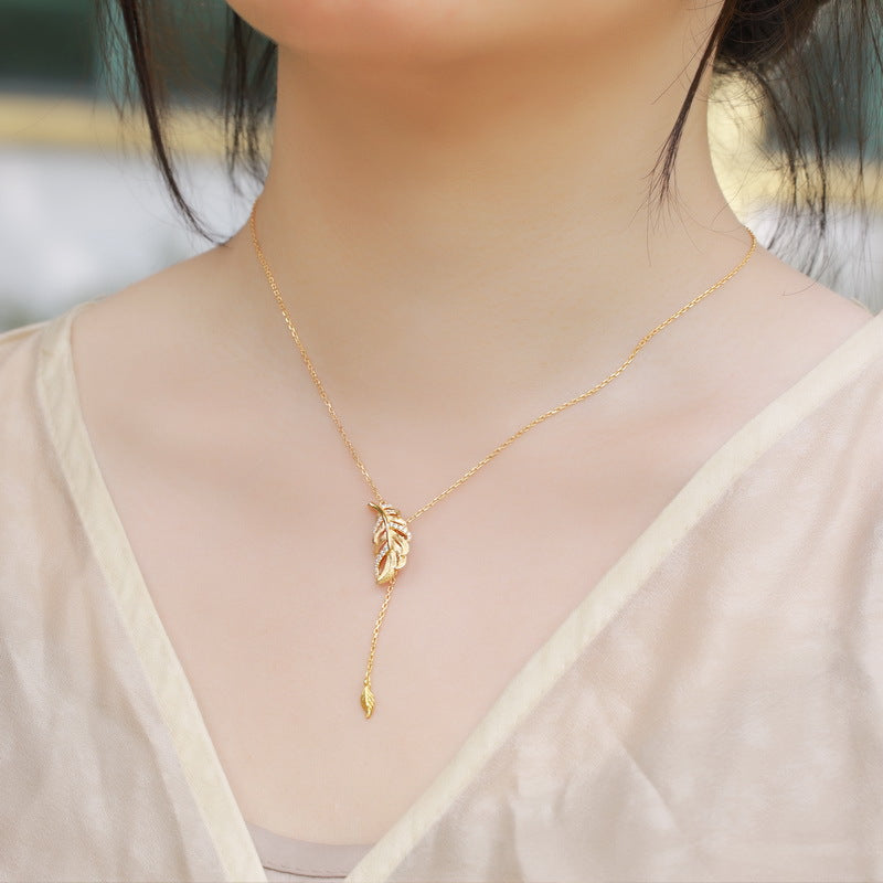 Personalized Leaf Clavicle Zircon Inlaid Necklace – detail view 3