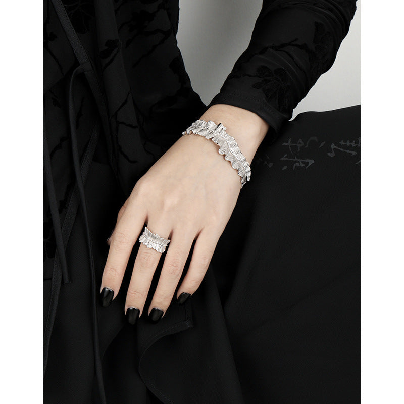Textured Pleated Fan Open Ring – image 4