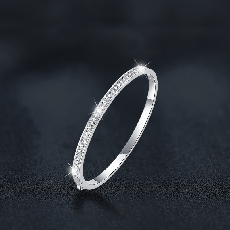 Slim Moissanite Starry Bangle – moissanite wholesale