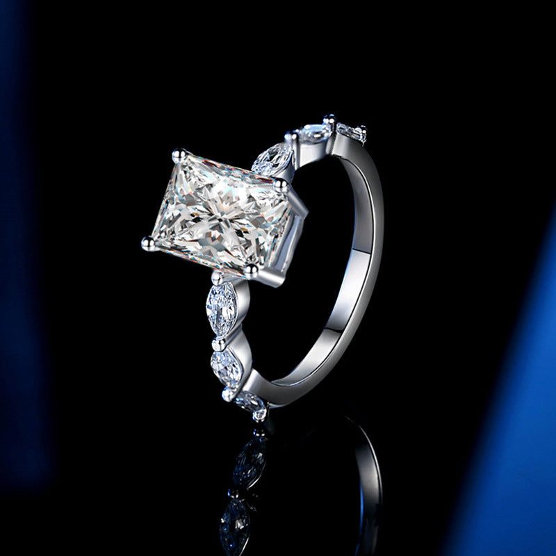 Rectangular Moissanite Ring – detail view 3