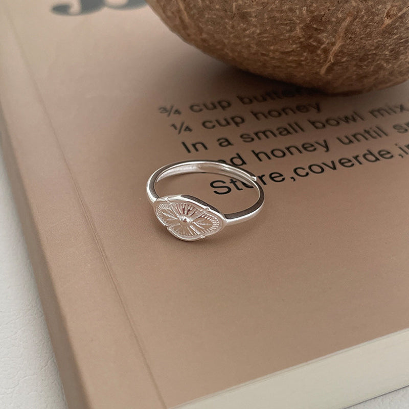 Floral Open Ring – image 4