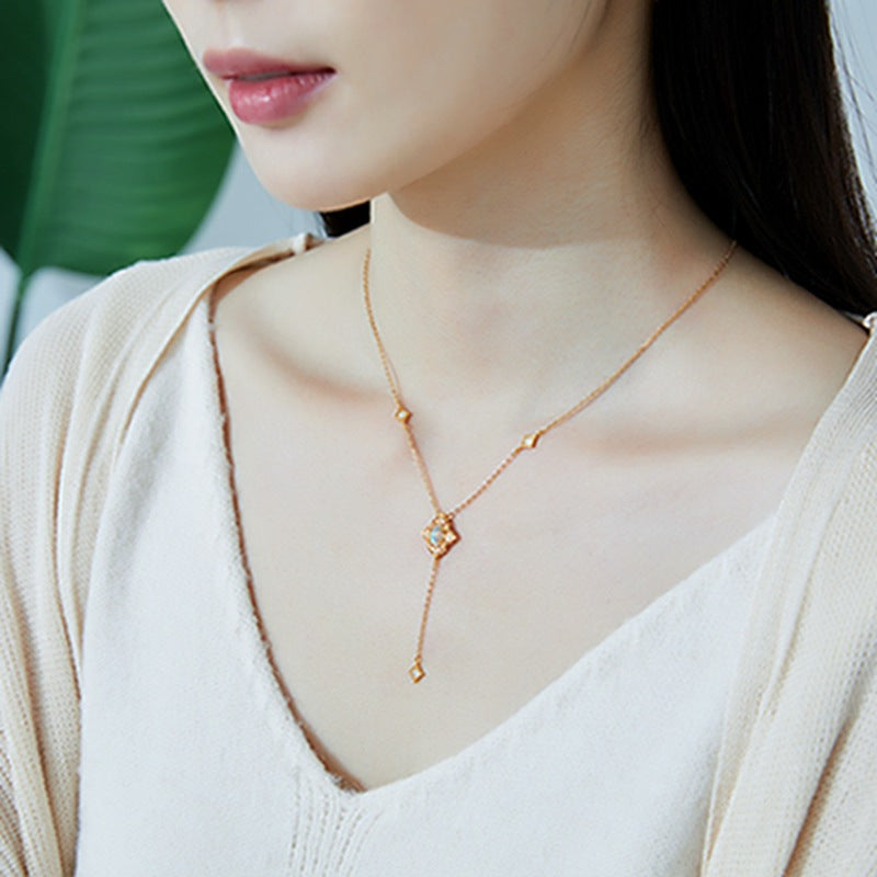 9K Gold-Plated Retro Petal Lace Opal Necklace – detail view 3