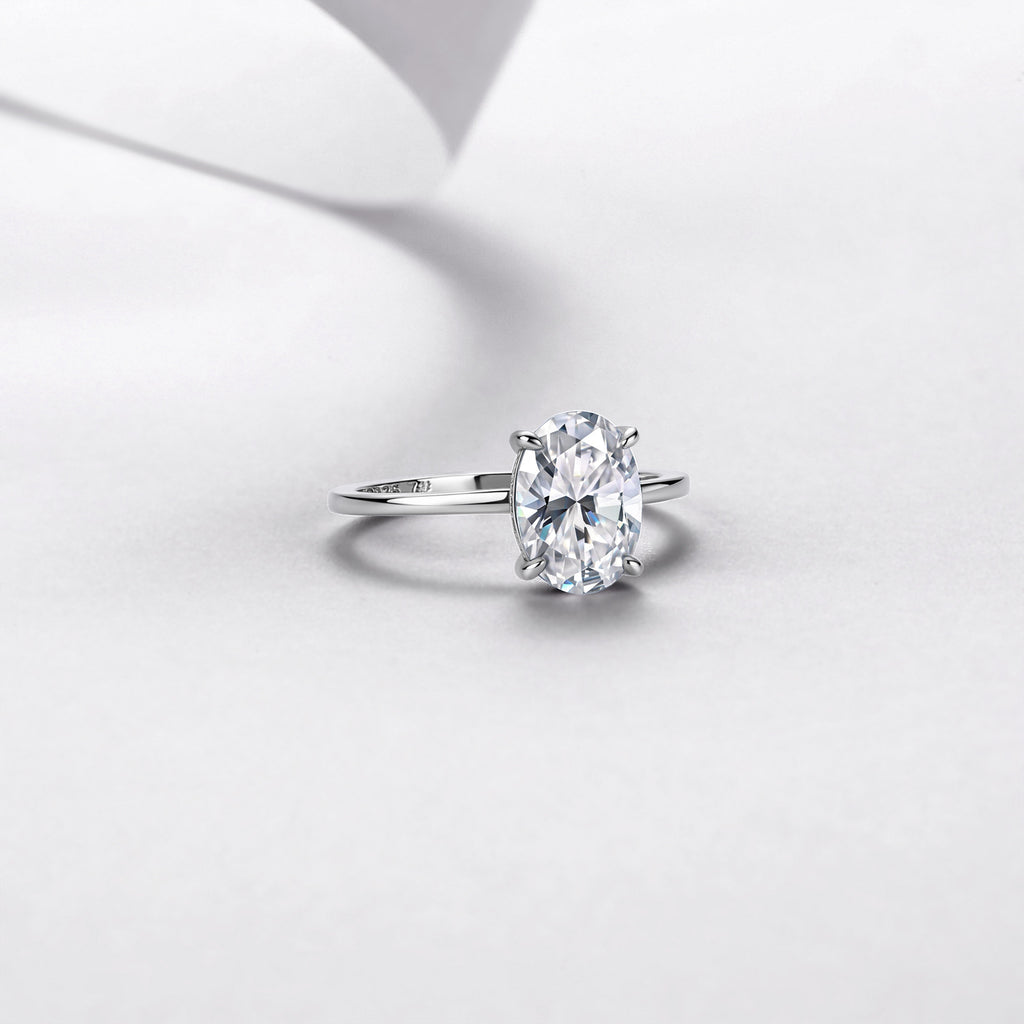 Oval Moissanite Ring – image 4