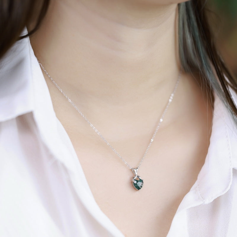 Gold-Plated Green Moss Stone Heart Necklace – detail view 3