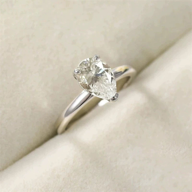 Luxury Water Drop Ring – detail view 3