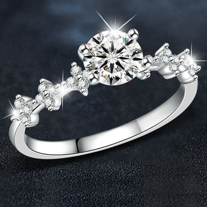 Moissanite Crown Four Claw Ring – image 4