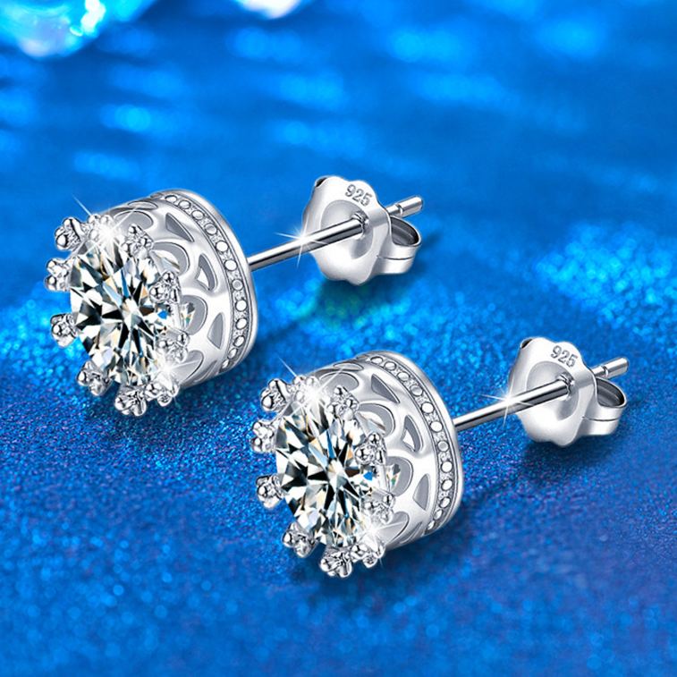 Moissanite Crown Stud Earrings – image 4