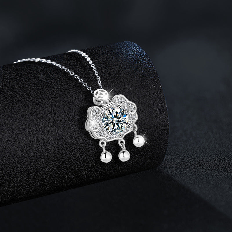 Moissanite Good Fortune Safety Lock Necklace – detail view 3
