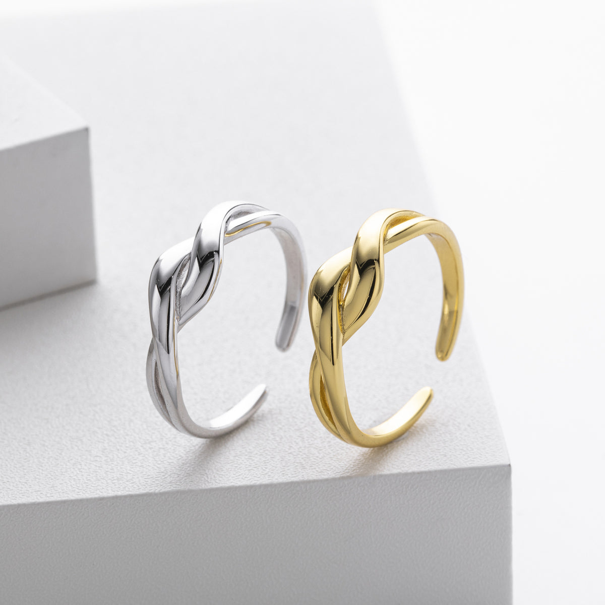 Plain Wave Knot Ring