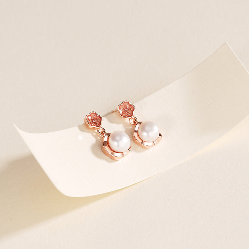 Freshwater Pearl Flower Stud Earrings