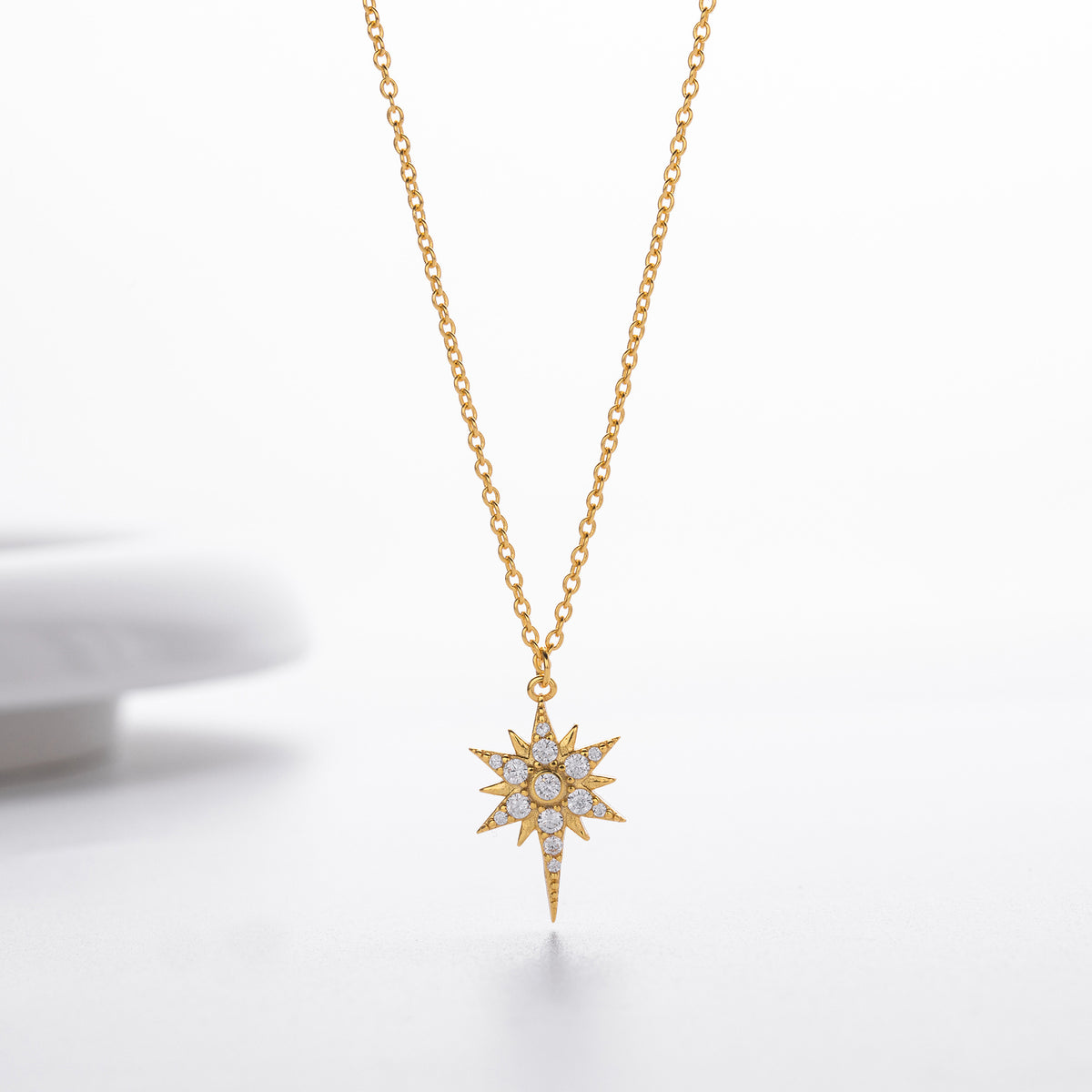 Zircon Star Pendant Necklace – detail view 3