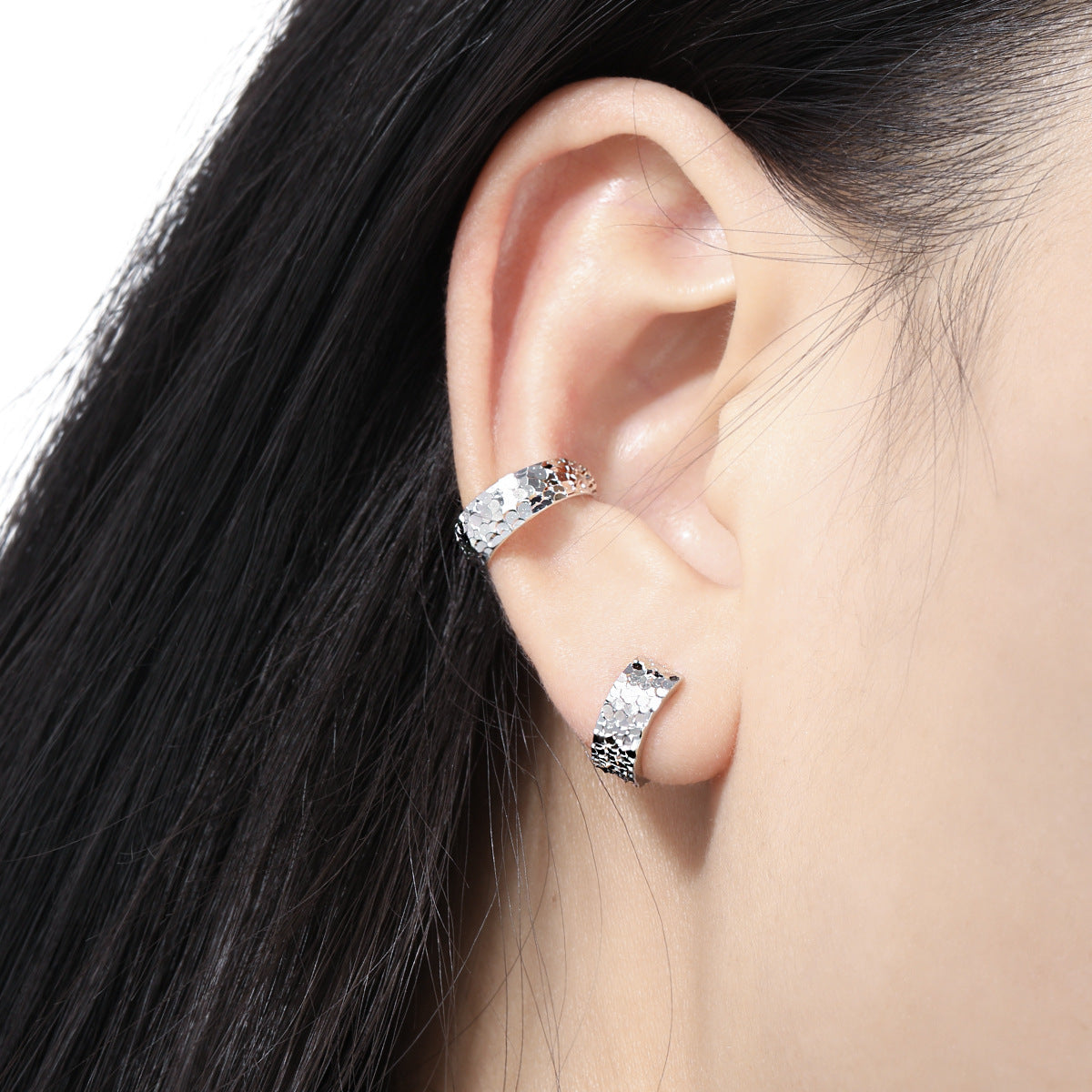 Scale Textured Huggie Hoop Earrings – image 4