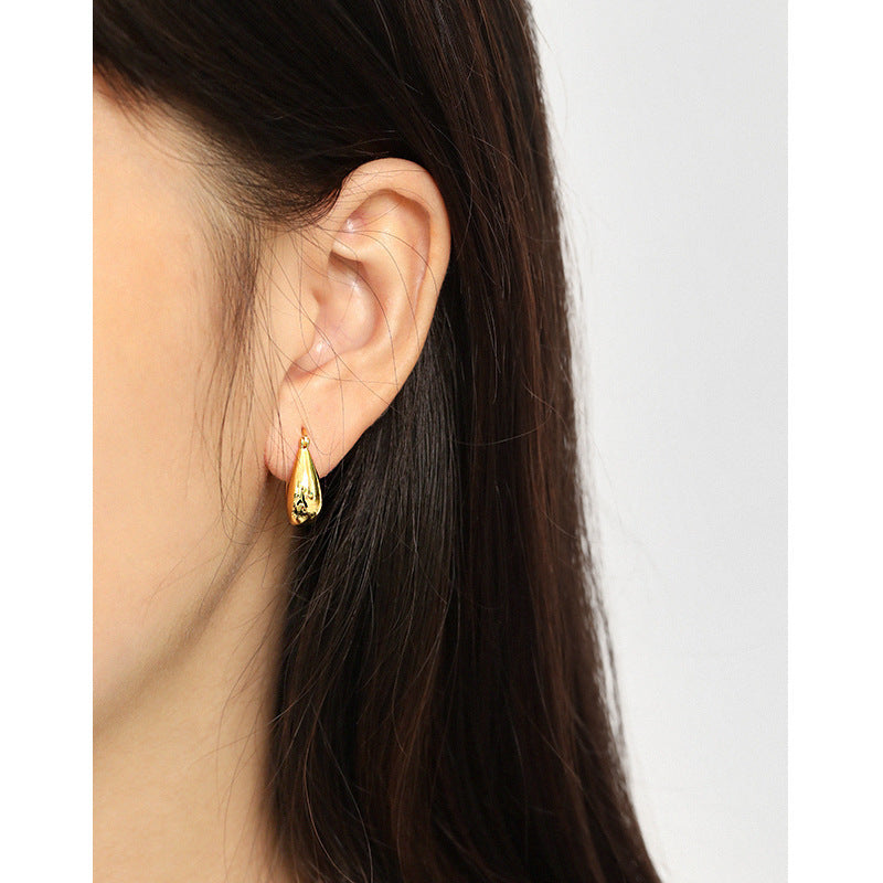 Sculptural Teardrop Hoop Earrings – detail view 3